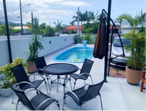 Casa com Piscina e Churrasqueira em Palhoca SC